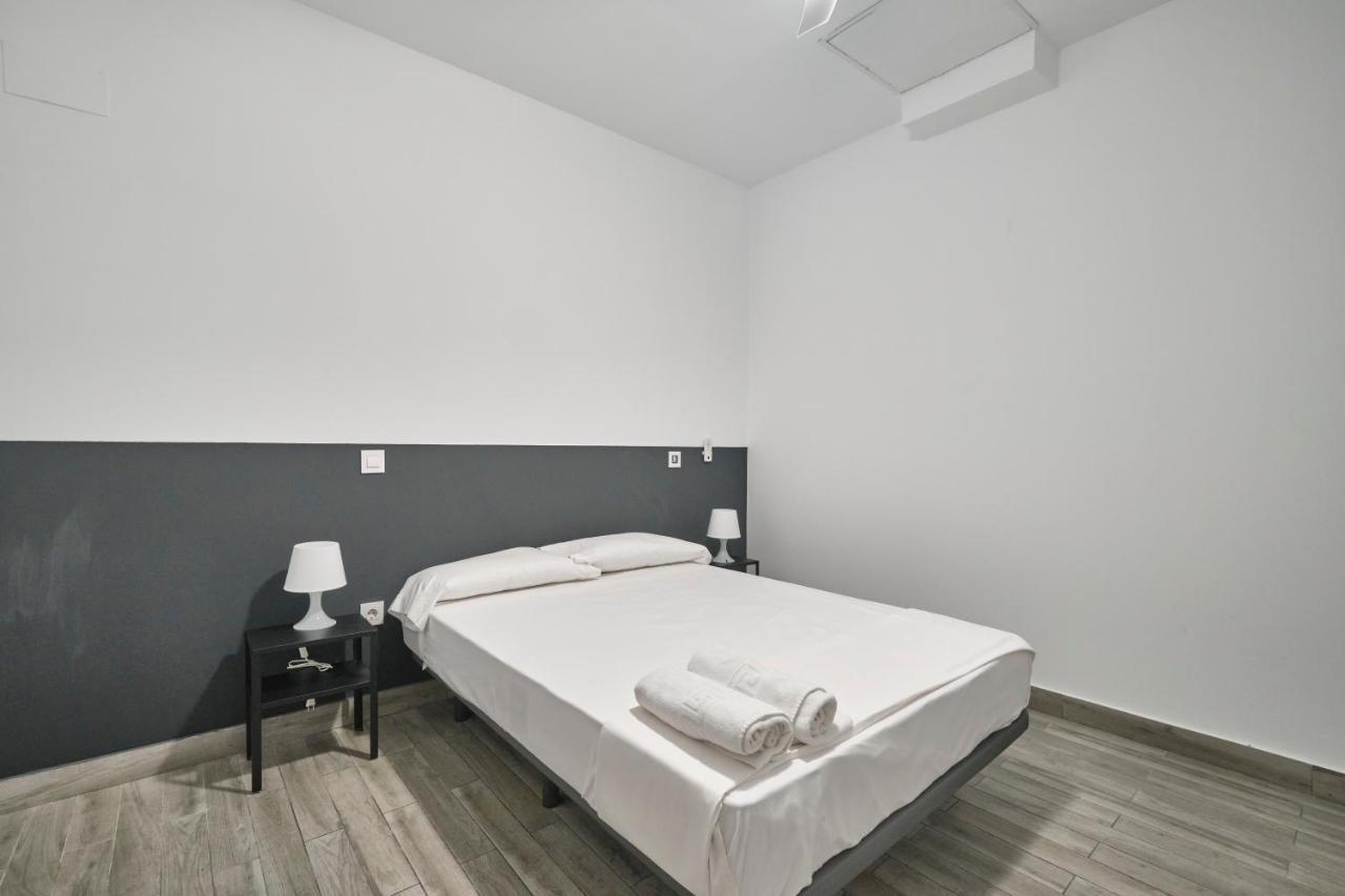 Nunez De Arce Habitaciones Madrid Exterior foto